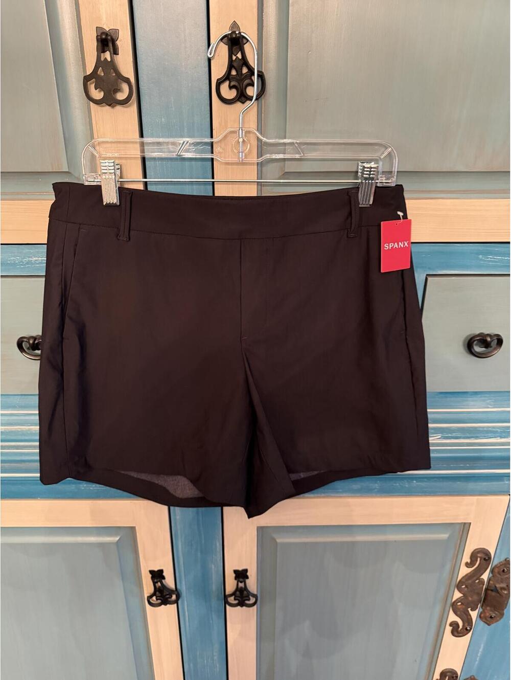 Spanx Black Dressy Shorts Size Large